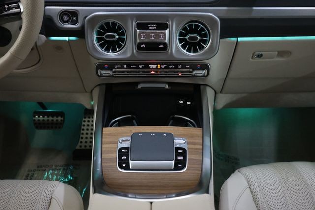 Mercedes-Benz G-Class Vehicle Image 102