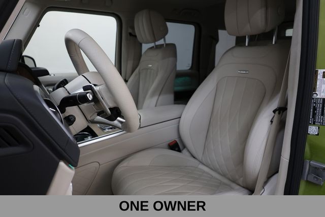 Mercedes-Benz G-Class Vehicle Image 11