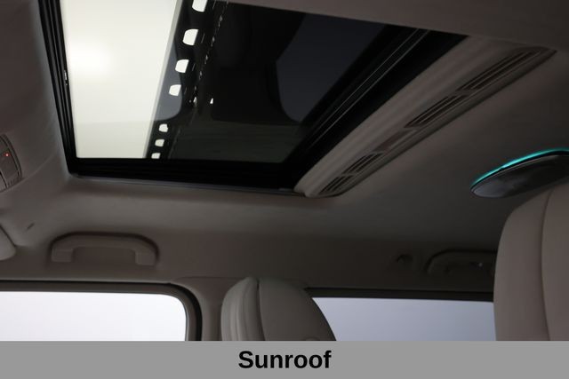 Mercedes-Benz G-Class Vehicle Image 27