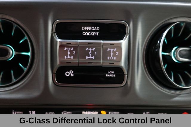 Mercedes-Benz G-Class Vehicle Image 39