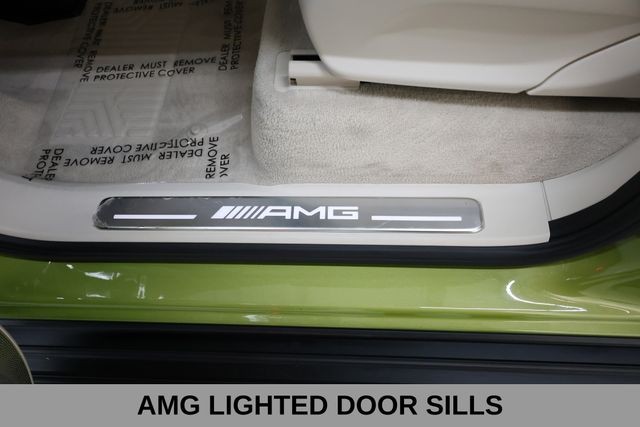Mercedes-Benz G-Class Vehicle Image 41