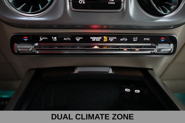 Mercedes-Benz G-Class Vehicle Image 46
