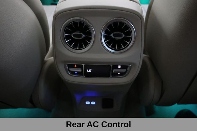 Mercedes-Benz G-Class Vehicle Image 47