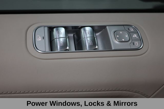 Mercedes-Benz G-Class Vehicle Image 63