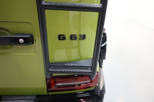 Mercedes-Benz G-Class Vehicle Image 83