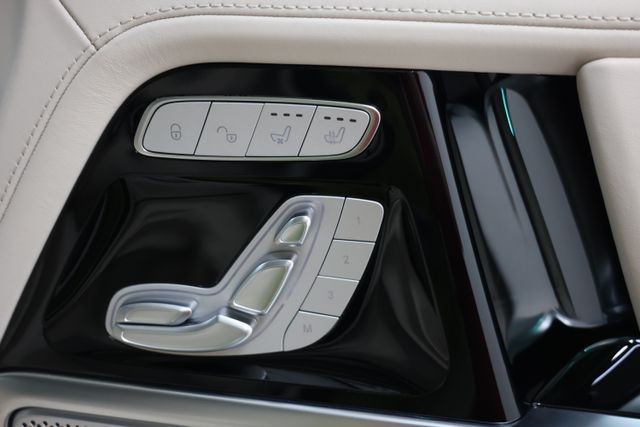 Mercedes-Benz G-Class Vehicle Image 87