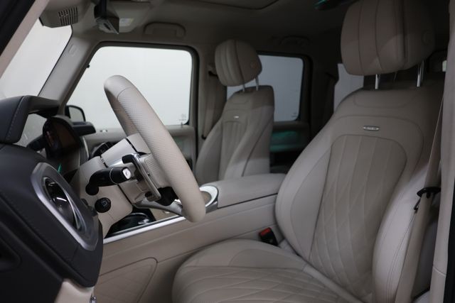 Mercedes-Benz G-Class Vehicle Image 90