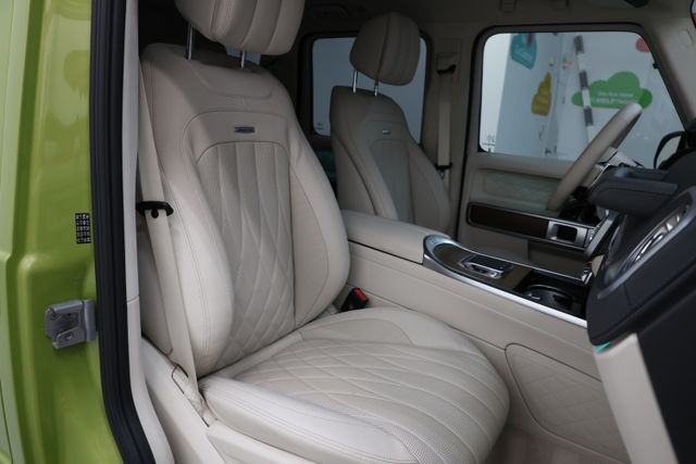 Mercedes-Benz G-Class Vehicle Image 96