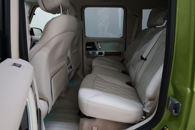 Mercedes-Benz G-Class Vehicle Image 97