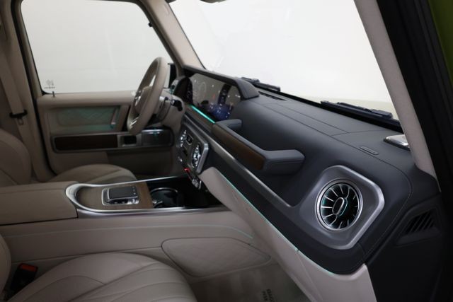 Mercedes-Benz G-Class Vehicle Image 99