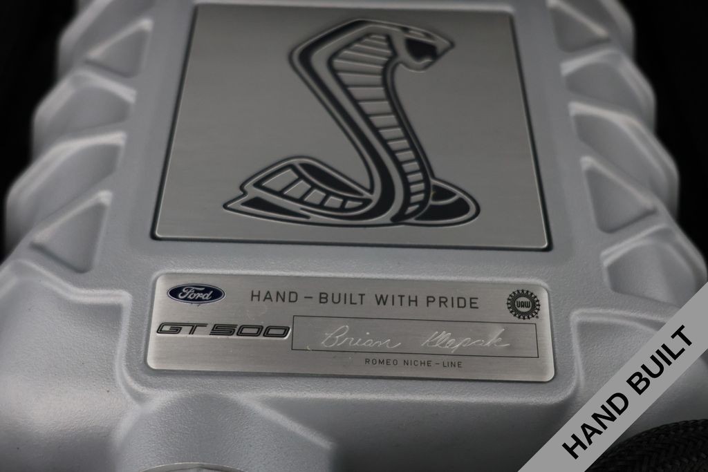 Ford Mustang Vehicle Full-screen Gallery Image 05