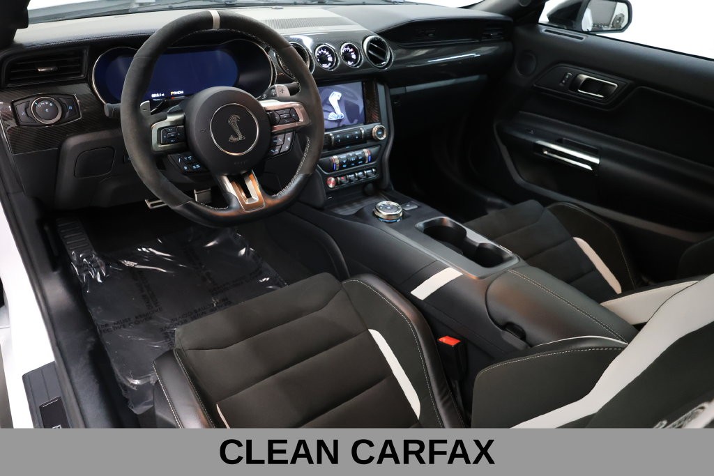 Ford Mustang Vehicle Full-screen Gallery Image 11