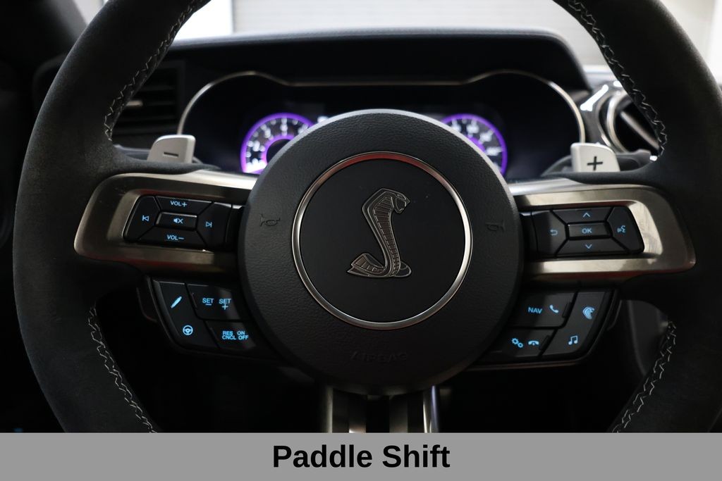 Ford Mustang Vehicle Full-screen Gallery Image 38