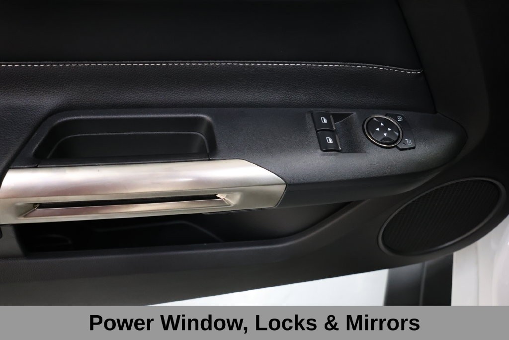 Ford Mustang Vehicle Full-screen Gallery Image 50