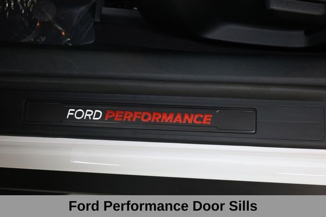 Ford Mustang Vehicle Image 32