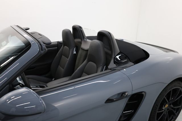 Porsche 718 Boxster Vehicle Image 77
