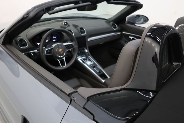 Porsche 718 Boxster Vehicle Image 83