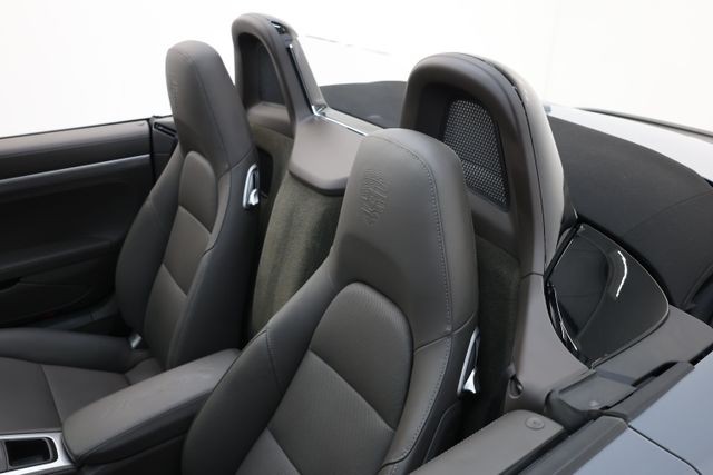 Porsche 718 Boxster Vehicle Image 84