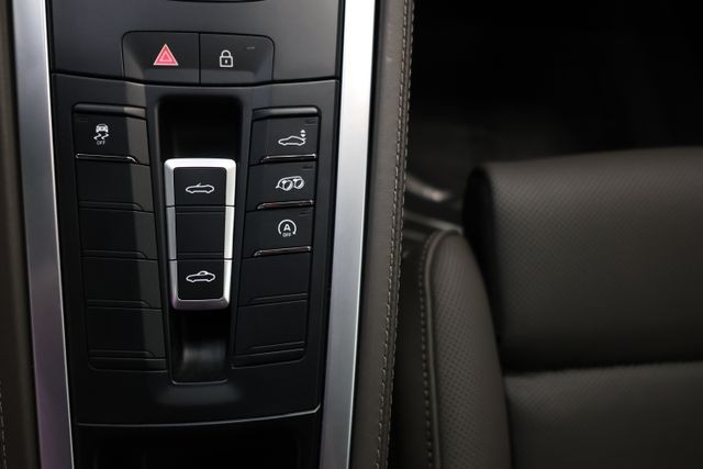 Porsche 718 Boxster Vehicle Image 93