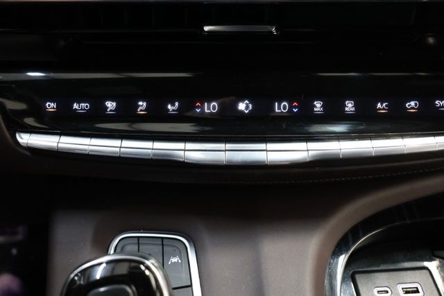 Cadillac Escalade ESV Vehicle Image 104