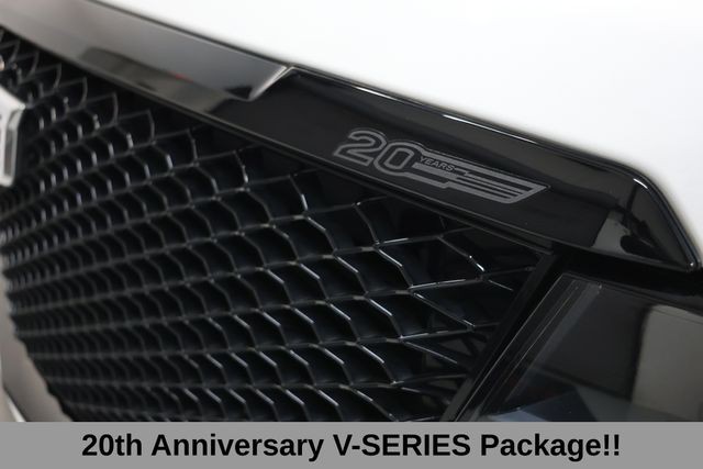 Cadillac Escalade ESV Vehicle Image 11