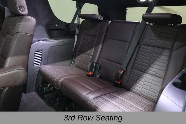Cadillac Escalade ESV Vehicle Image 16