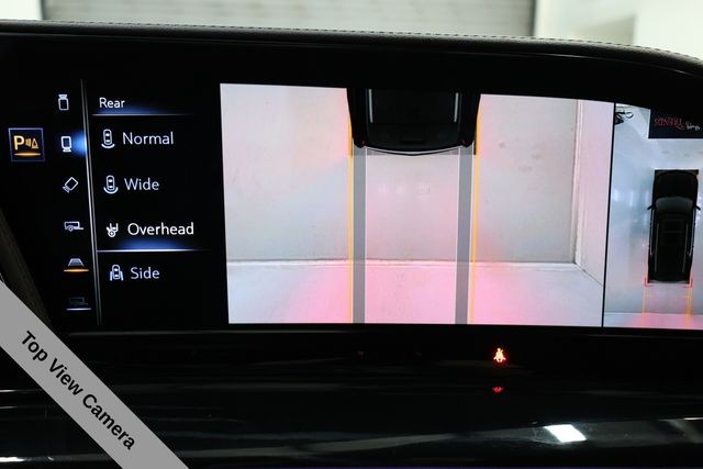 Cadillac Escalade ESV Vehicle Image 22