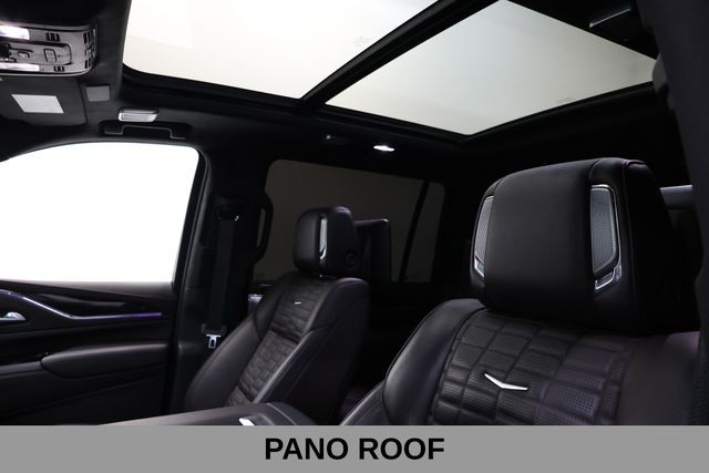 Cadillac Escalade ESV Vehicle Image 25