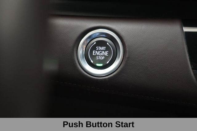 Cadillac Escalade ESV Vehicle Image 27