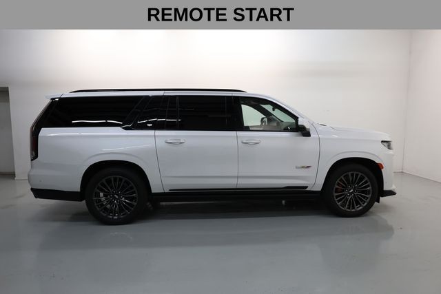 Cadillac Escalade ESV Vehicle Image 28
