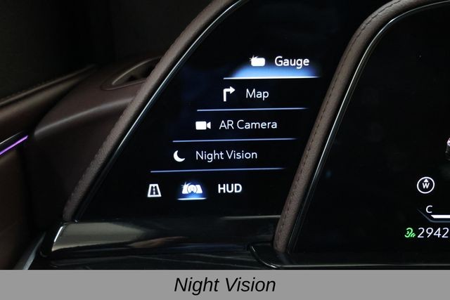 Cadillac Escalade ESV Vehicle Image 32