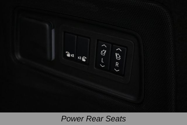 Cadillac Escalade ESV Vehicle Image 42