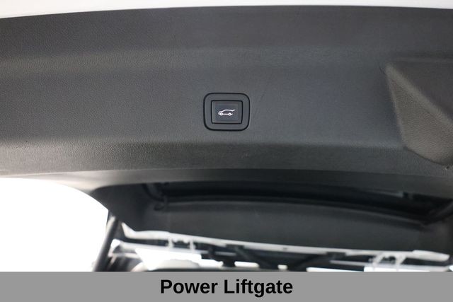 Cadillac Escalade ESV Vehicle Image 57