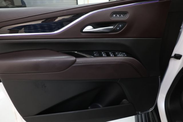 Cadillac Escalade ESV Vehicle Image 77