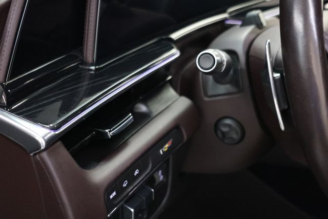 Cadillac Escalade ESV Vehicle Image 89