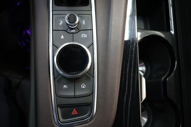 Cadillac Escalade ESV Vehicle Image 94