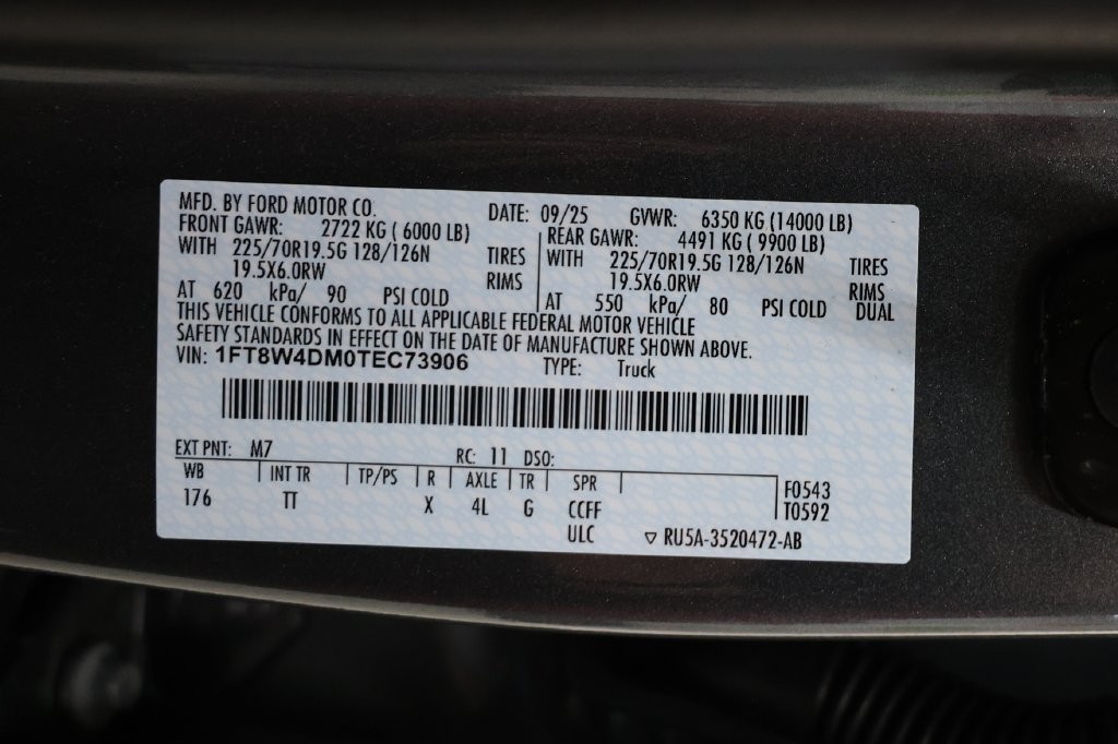 Ford F-450SD Vehicle Full-screen Gallery Image 119