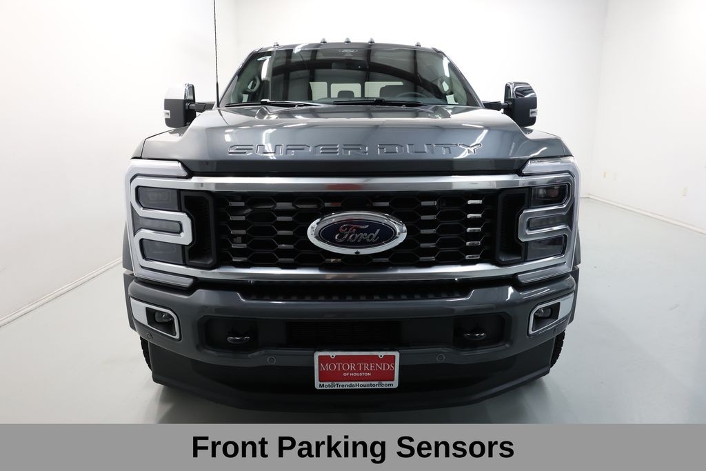 Ford F-450SD Vehicle Full-screen Gallery Image 32