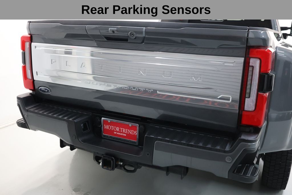 Ford F-450SD Vehicle Full-screen Gallery Image 33