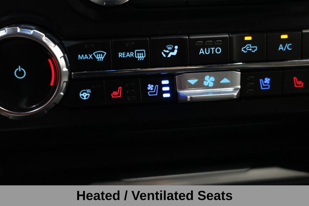 Ford F-450SD Vehicle Full-screen Gallery Image 39