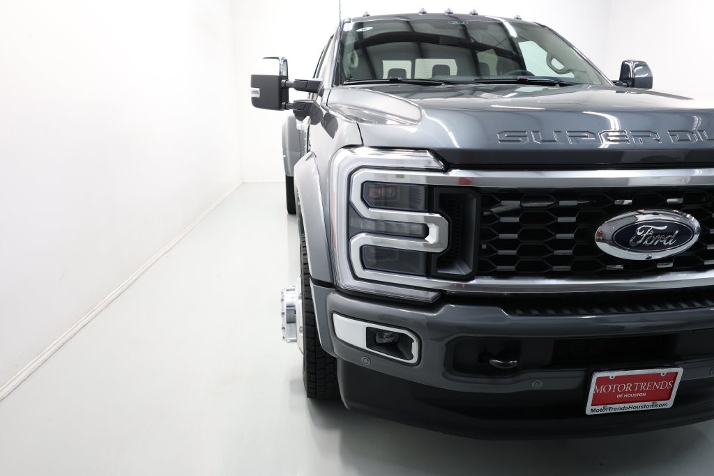 Ford F-450SD Vehicle Full-screen Gallery Image 66