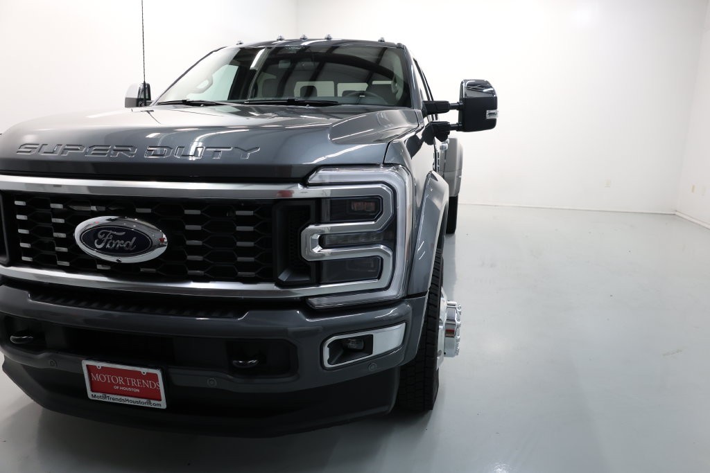 Ford F-450SD Vehicle Full-screen Gallery Image 69