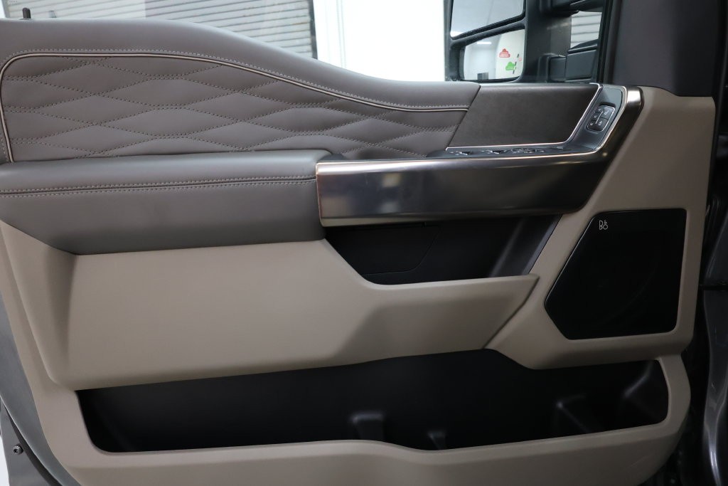 Ford F-450SD Vehicle Full-screen Gallery Image 81
