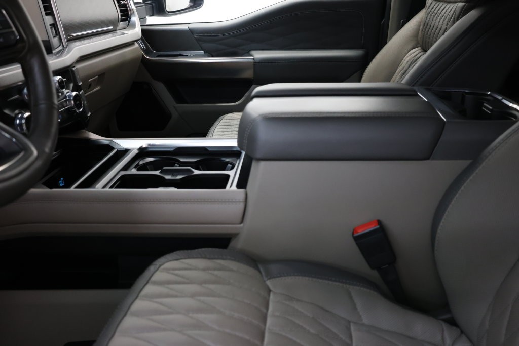 Ford F-450SD Vehicle Full-screen Gallery Image 86