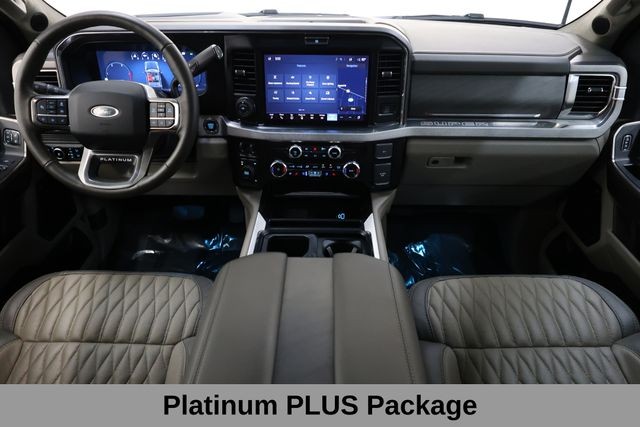 Ford F-450SD Vehicle Image 13