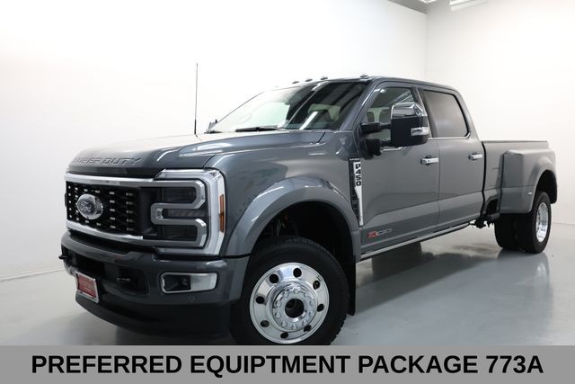 Ford F-450SD Vehicle Image 14