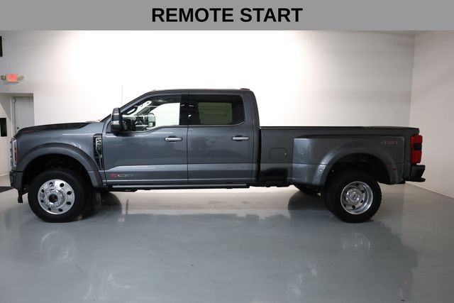 Ford F-450SD Vehicle Image 30