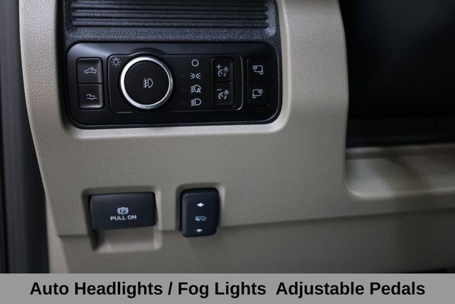 Ford F-450SD Vehicle Image 46