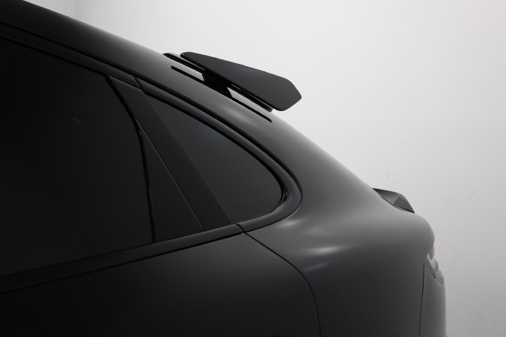 Porsche Cayenne Coupe Vehicle Full-screen Gallery Image 49