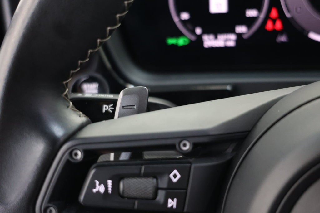 Porsche Cayenne Coupe Vehicle Full-screen Gallery Image 57